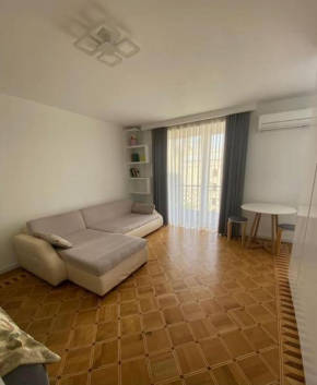 Deluxe Studio Apartment with sunny balcony view